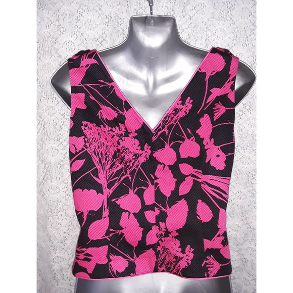Carlisle Sleeveless Pink & Black Floral Print Back V-Neck Top 10 - Picture 2 of 6